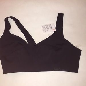 Lululemon “like nothing bra”